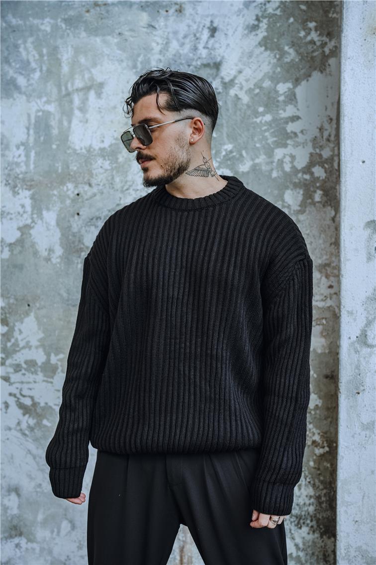 Bol Kalıp  Dokulu Dolgun Kumaş Kazak Siyah