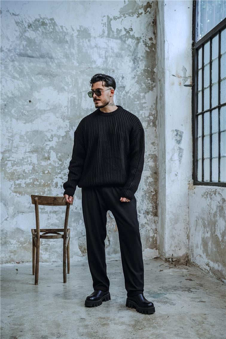 Bol Kalıp  Dokulu Dolgun Kumaş Kazak Siyah