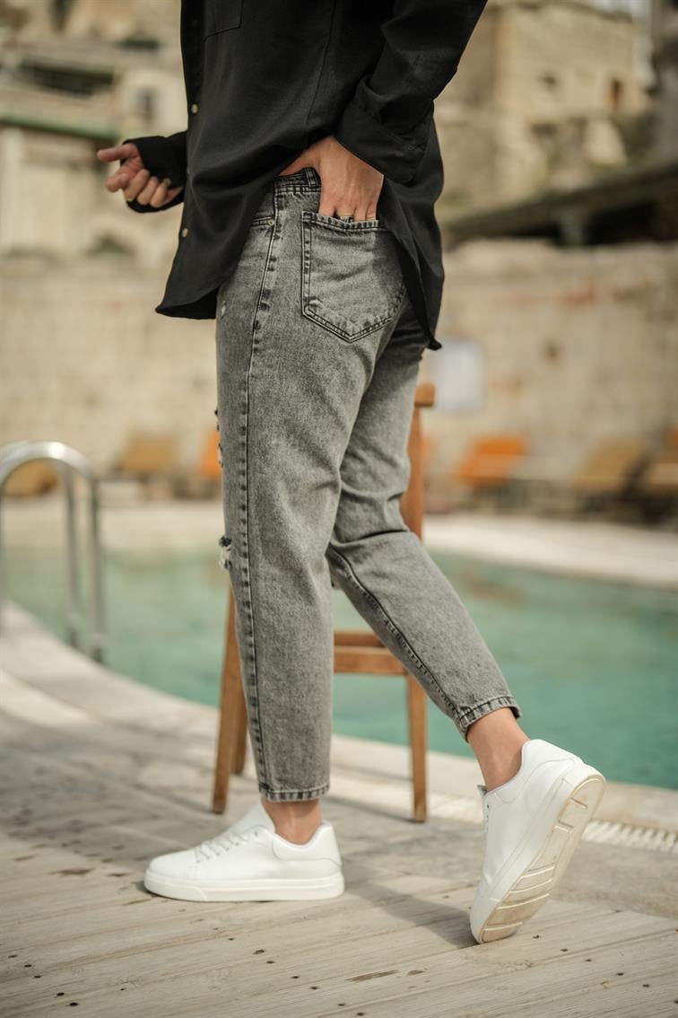 Çift Dizi Yırtık Mom Jean Yıkamalı Siyah