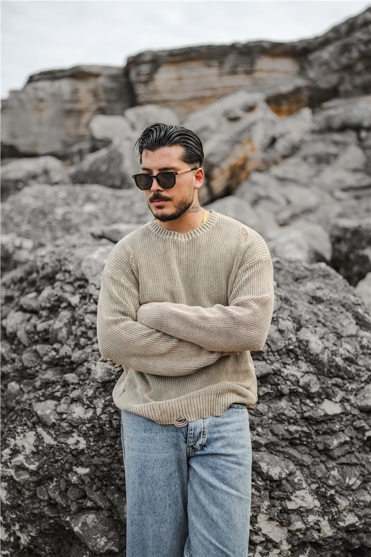 Yıkamalı Yırtık Detaylı Oversize Örgülü Kazak Yıkamalı Bej