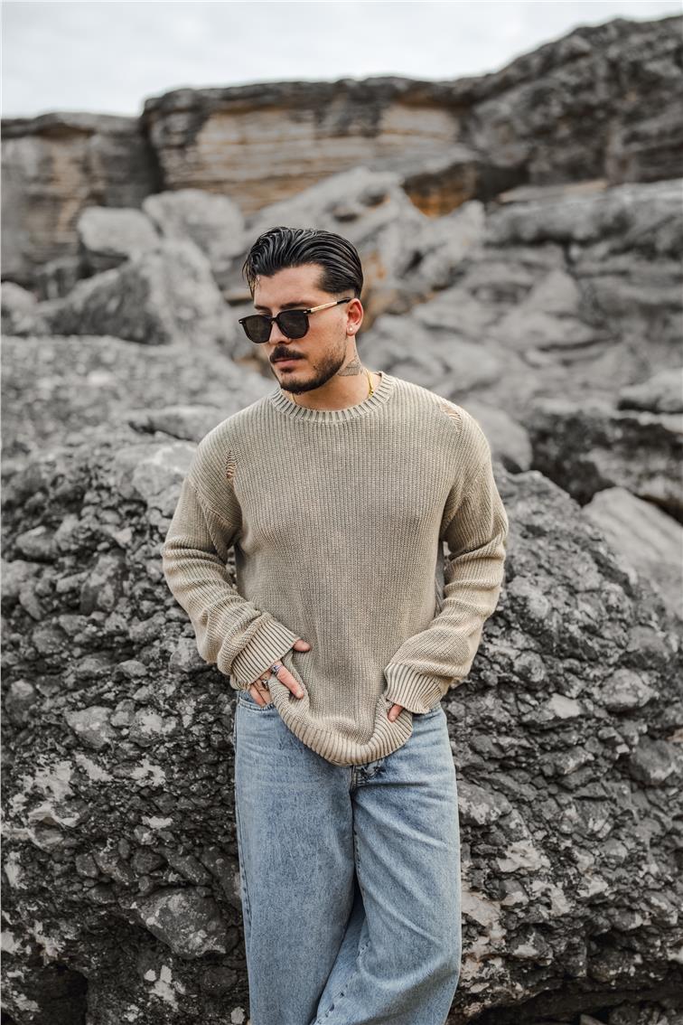 Yıkamalı Yırtık Detaylı Oversize Örgülü Kazak Yıkamalı Bej