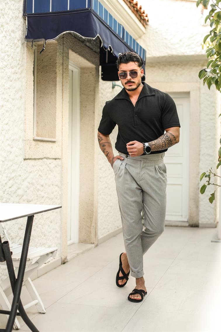 Açık Yaka Detaylı Regular Fıt T-Shirt Siyah