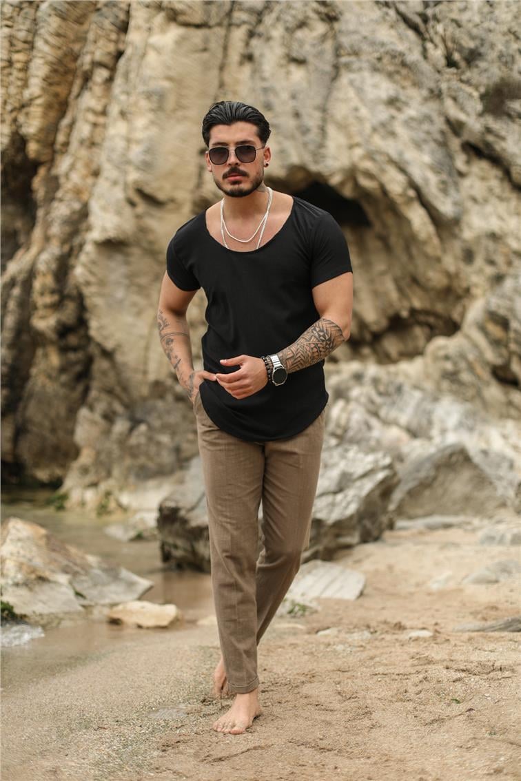 Açık Yaka Slim Fit T-Shirt Siyah