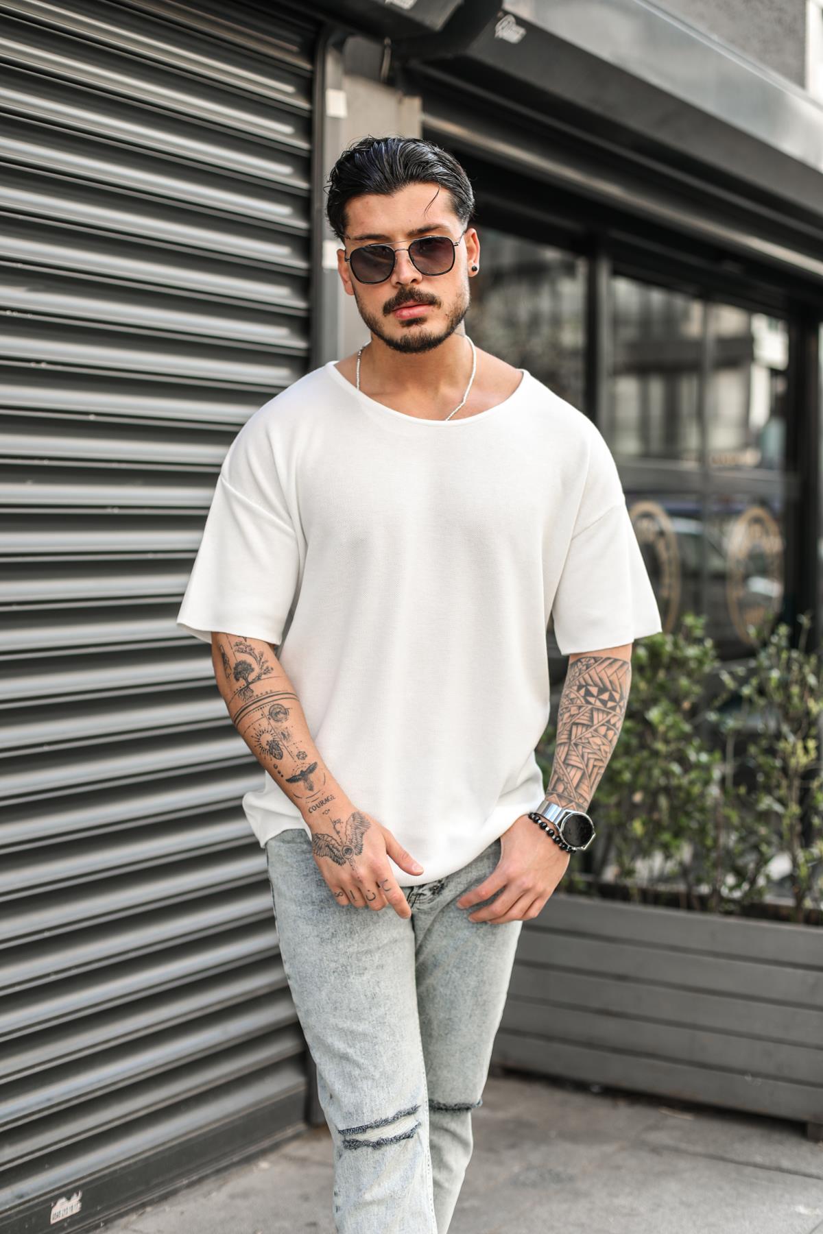Basic Açık Yaka Oversize T-Shirt Beyaz