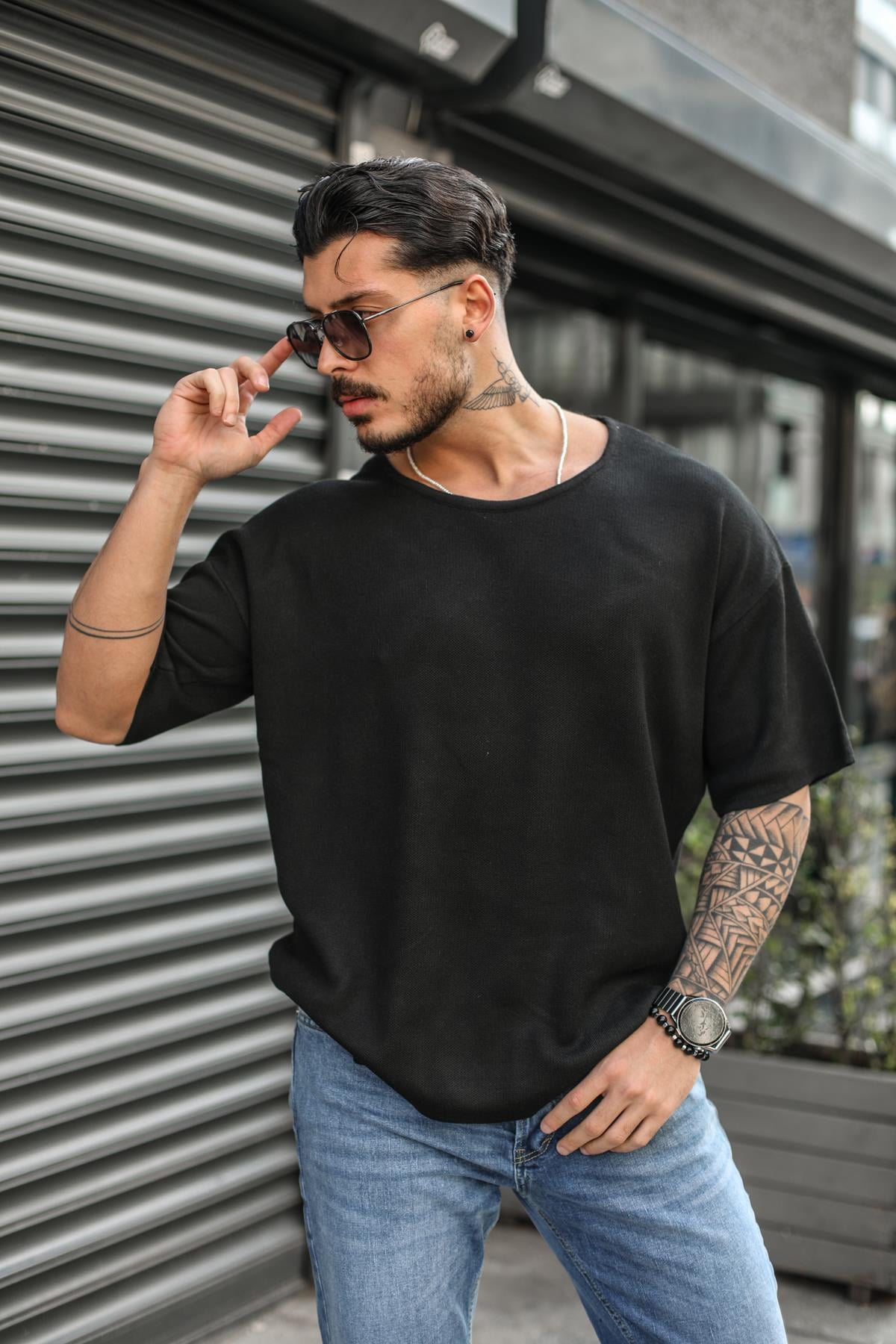 Basic Açık Yaka Oversize T-Shirt Siyah