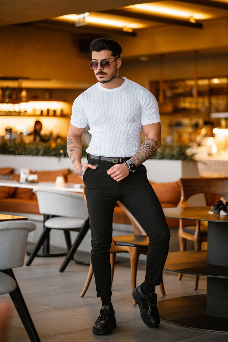 Bisiklet Yaka İşlemeli T-Shirt