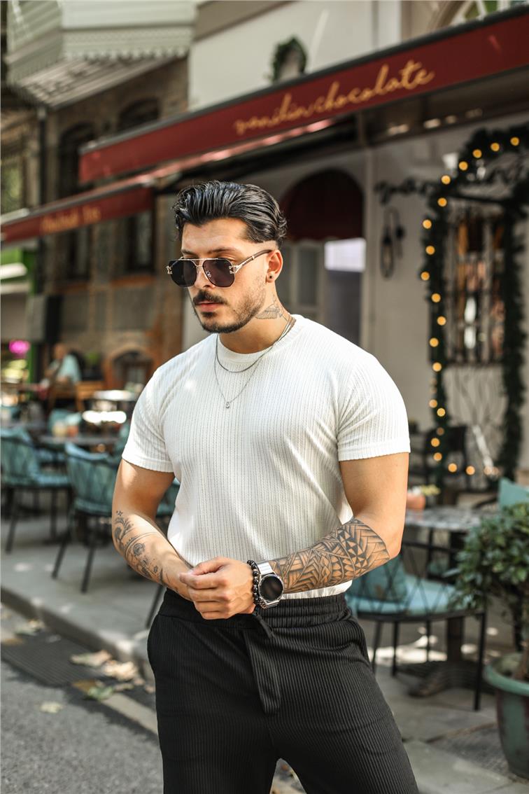 Dik Çizgili Örme Detay Triko T-Shirt Beyaz