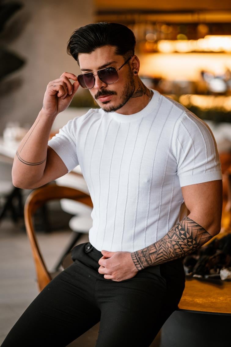 Dik Çizgili Slim Fit T-Shirt Beyaz