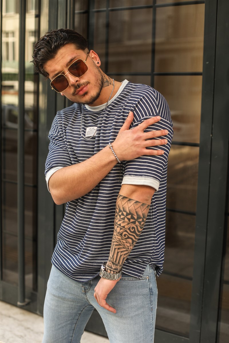 Göğüs Detaylı Oversize T-Shirt