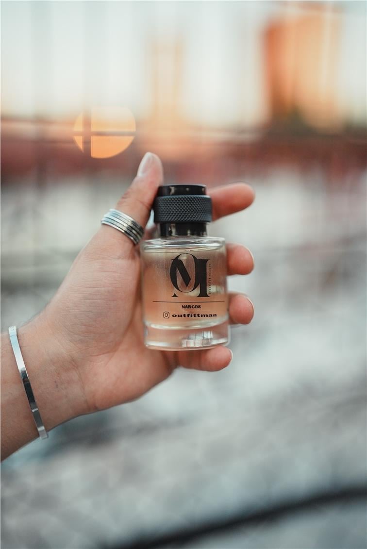 NARCOS OUTFİT-MAN PARFÜM Beyaz