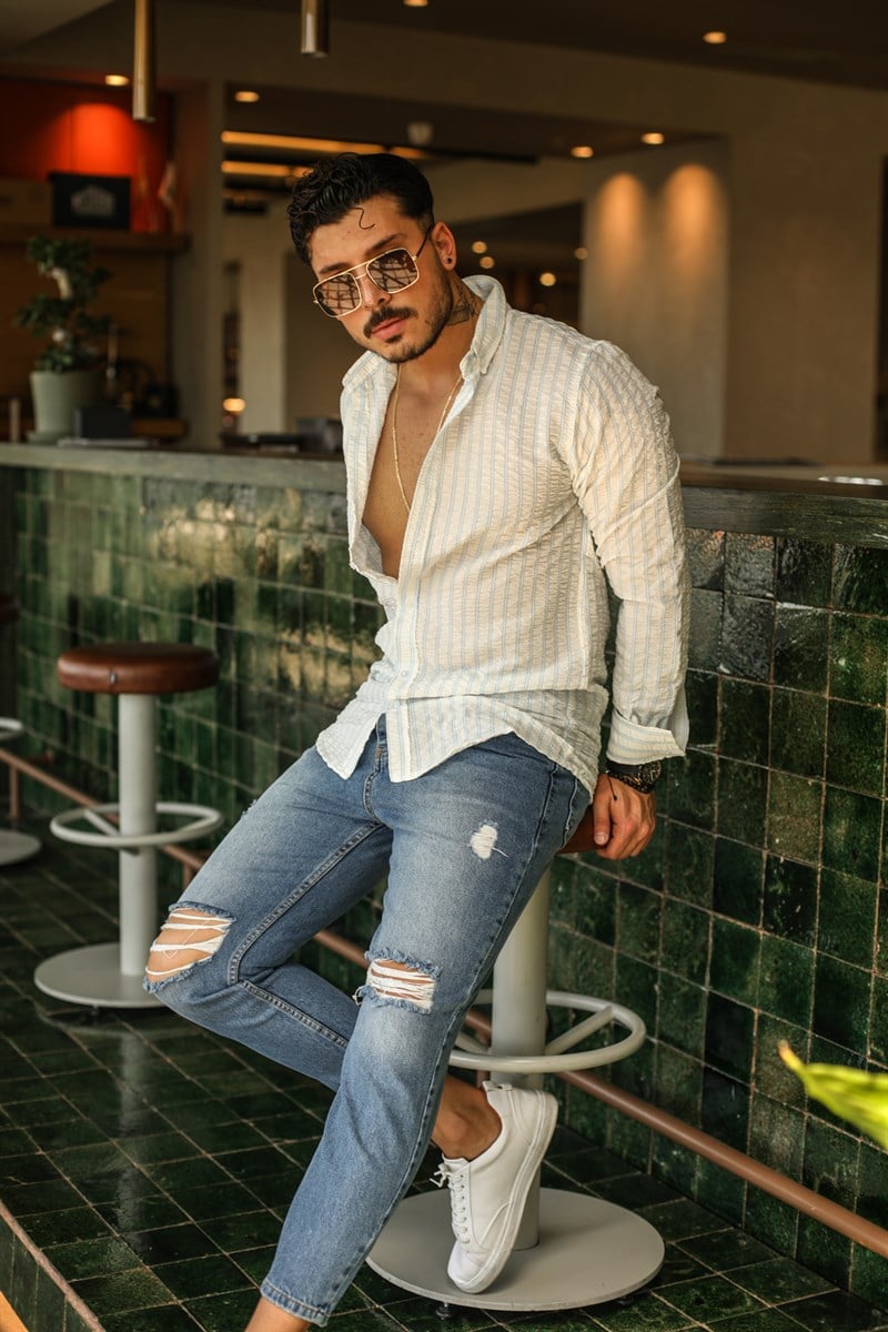 Oval Kesim Yaka Düğmeli Çizgili Slim Fit Gömlek
