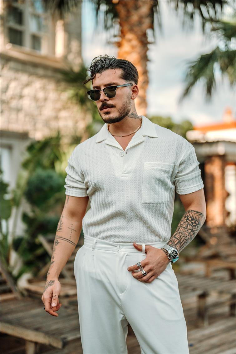 Polo Yaka Düğmeli Kabartmalı Şeritli T-Shirt Beyaz