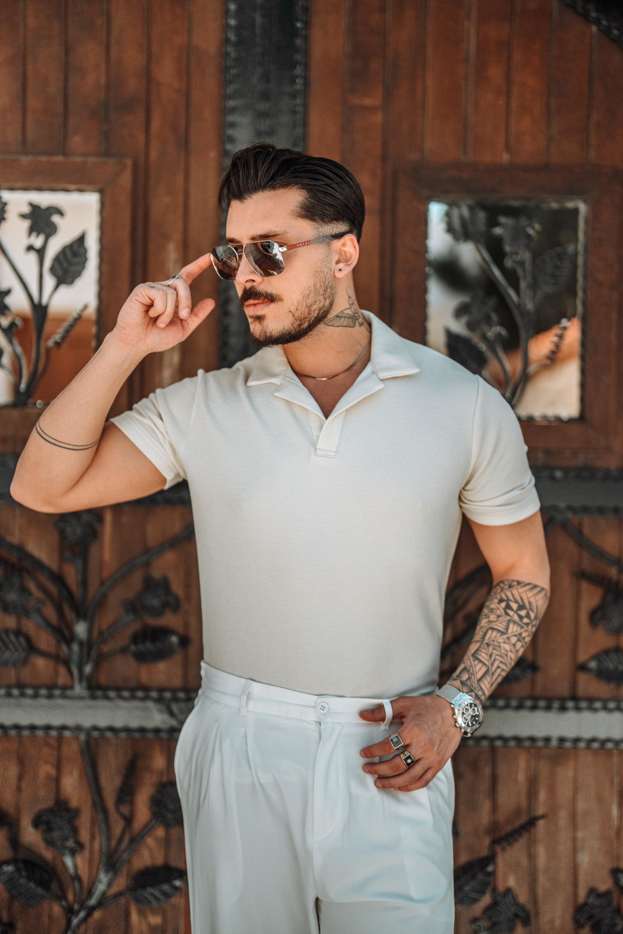 Polo Yaka Kabartma Kumaşlı T-Shirt Krem