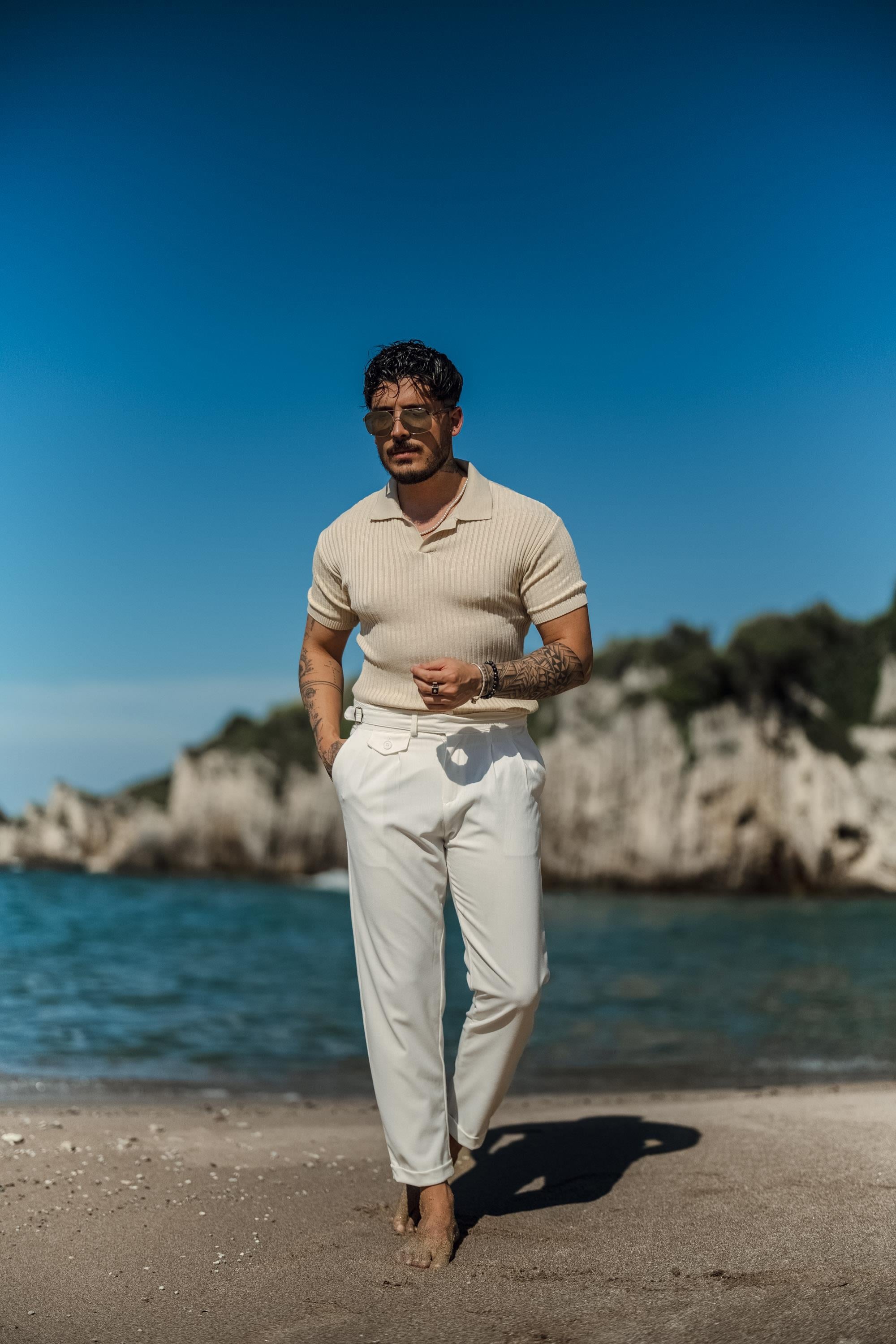 Polo Yaka Kabartmalı Şertili T-Shirt Krem