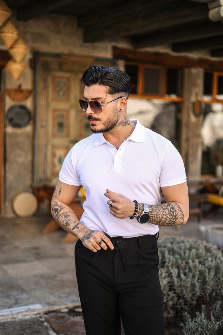Polo Yaka Minimal Baskılı T-Shirt Beyaz