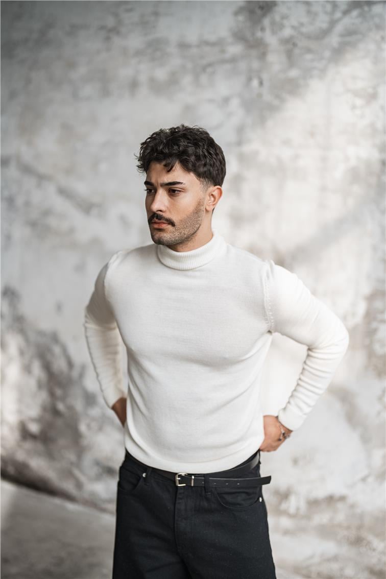 Slim Fit Boğazlı Triko Kazak Beyaz