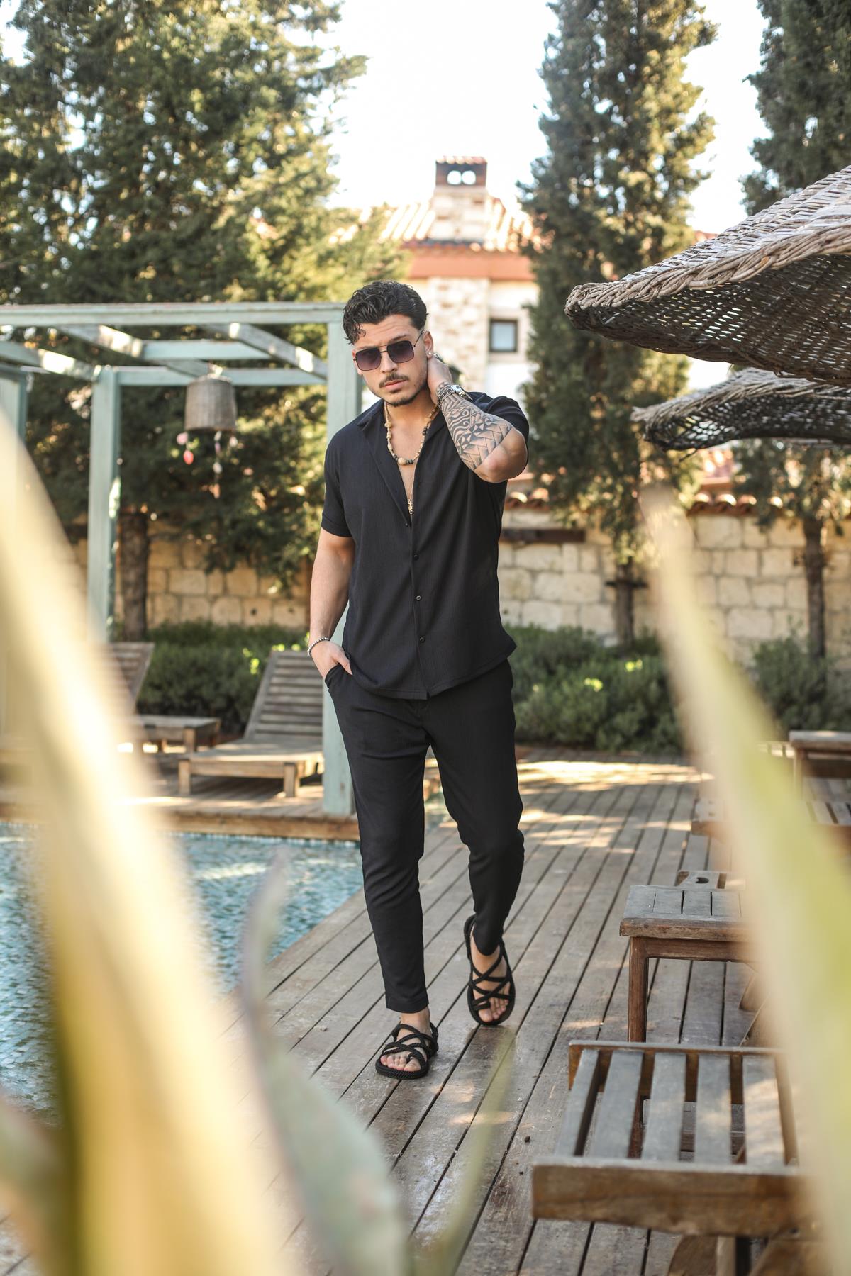Slim Fit Pilili Kısa Kol Gömlek Siyah