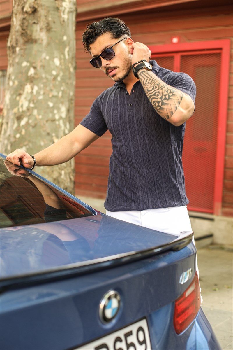 Triko Yaka Düğmeli T- Shirt