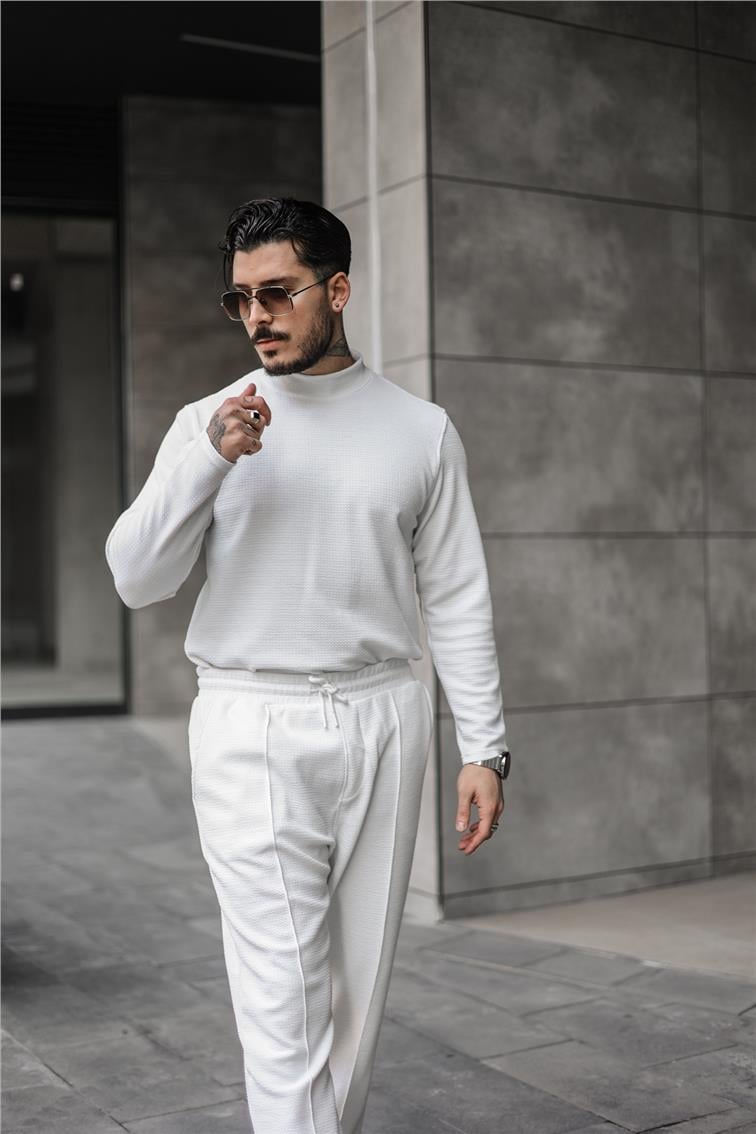 Yarım Yaka Kabartmalı Regular Kalıp Kazak Beyaz