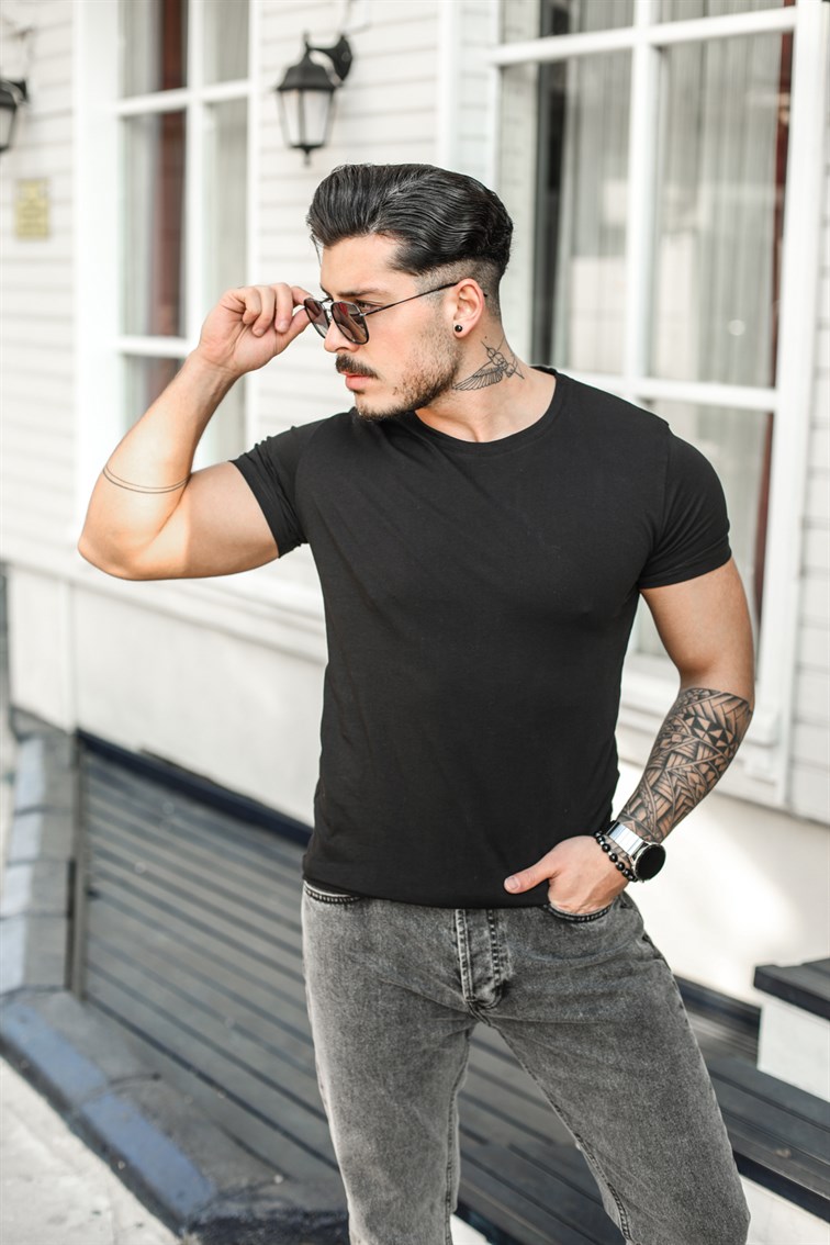 Slim Fit Basic T-Shirt - Outfit-Man