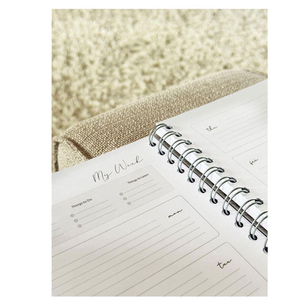 Vj 123-0148 VictoriaS Journalsgsp Ayraçlı Planlayıcı Defter,Lastikli .17X23 .100Gr.Haftalık 112 Syf 30 Syf Noktalı 50 Syf