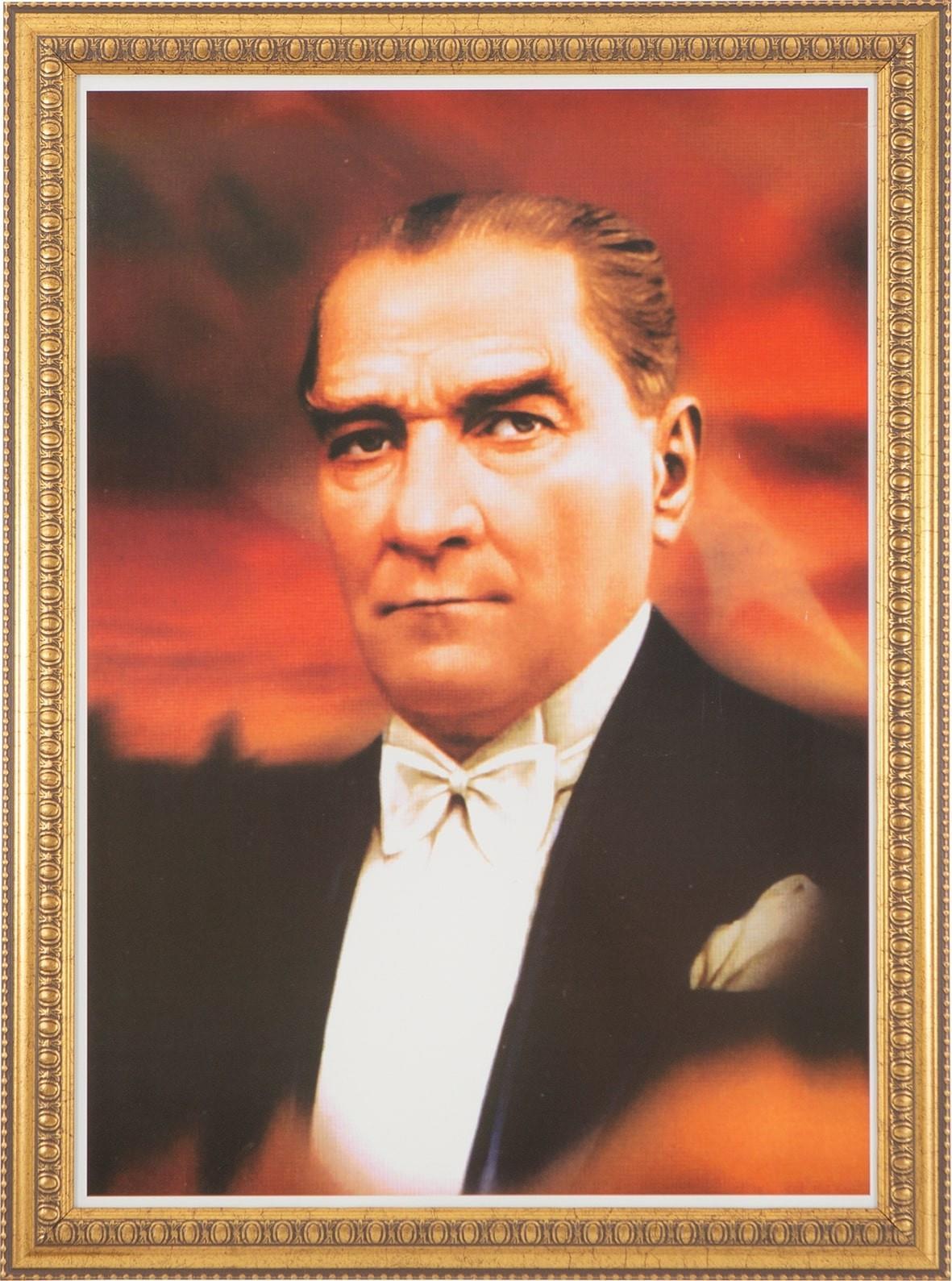 İnter Atatürk Portresi Varaklı Çerçeve Duvara Monte 50X70 INT-031İnter Atatürk Portresi Varaklı Çerçeve Duvara Monte 50X70 INT-031 - Kirtasiyem NetAtatürk Posterleri