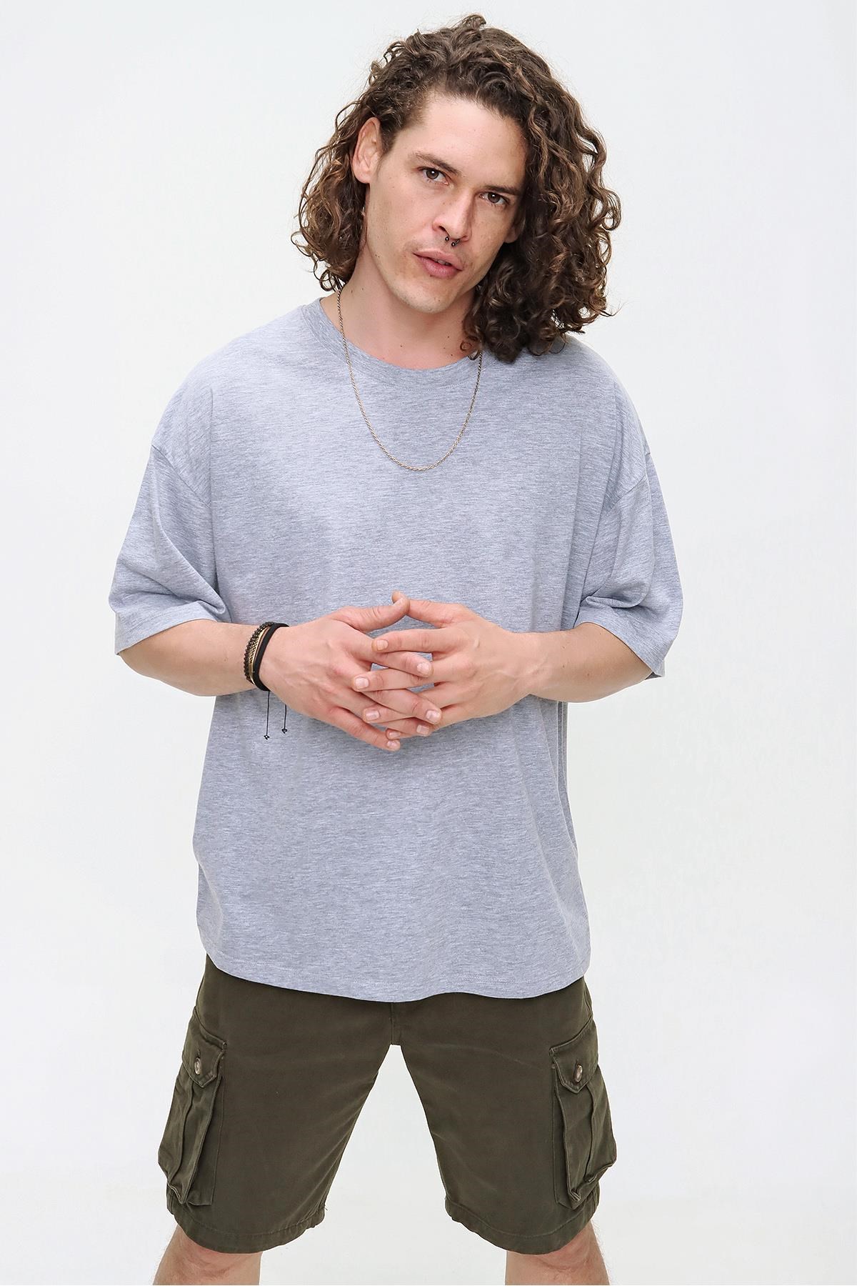 Chuba Erkek Açık Gri Bisiklet Yaka Oversize Basic Pamuklu T-Shirt 21S102