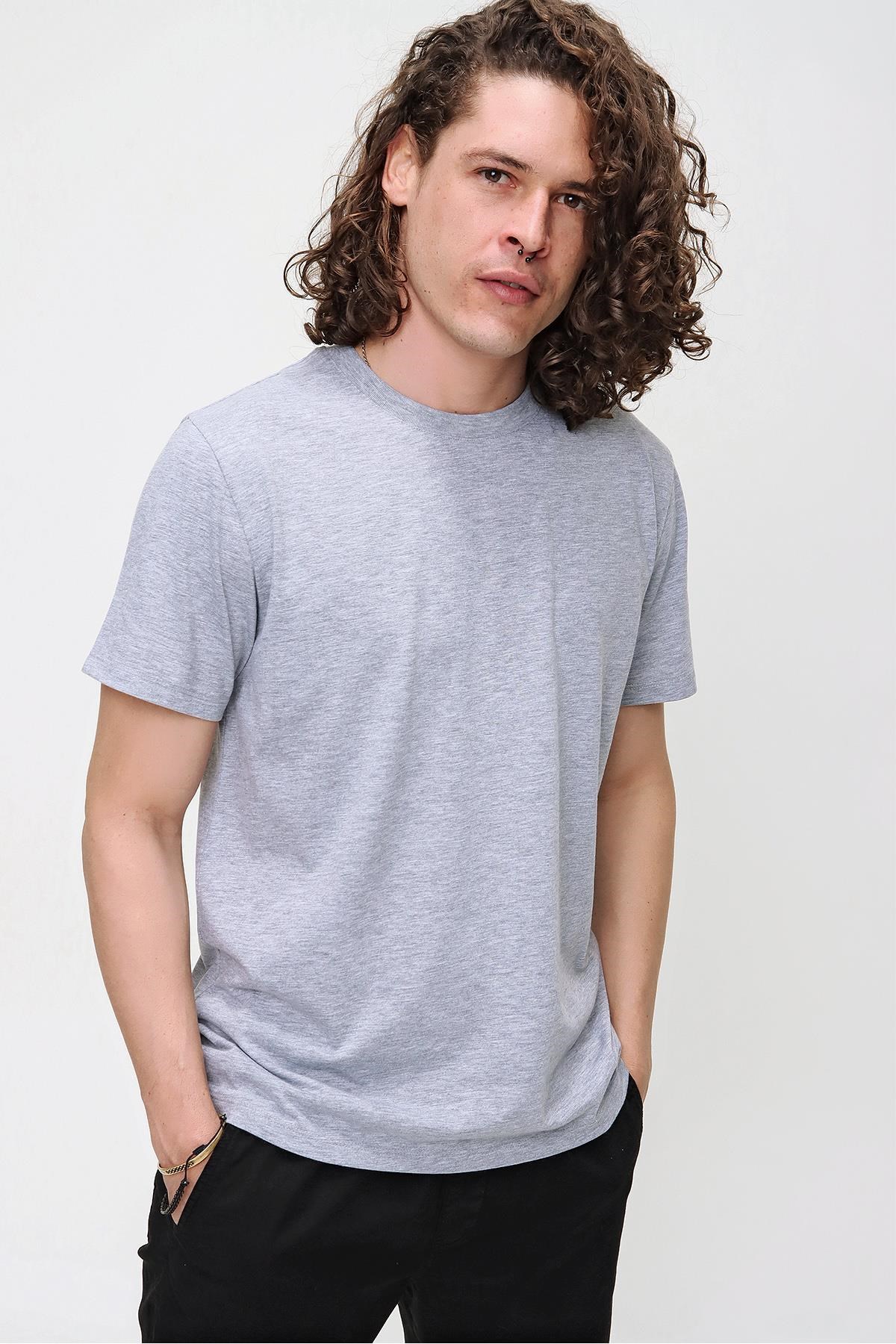 Chuba Erkek Açık Gri Bisiklet Yaka Regular Fit Basic Pamuklu T-Shirt 21S101