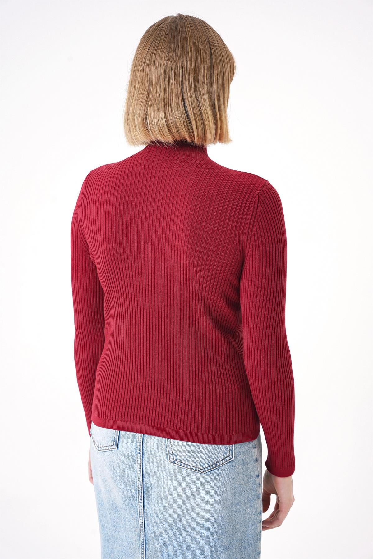 Chuba Kadın Yumuşak Dokulu Fitilli Regular Fit Balıkçı Yaka Triko Kazak Kırmızı 25W3011