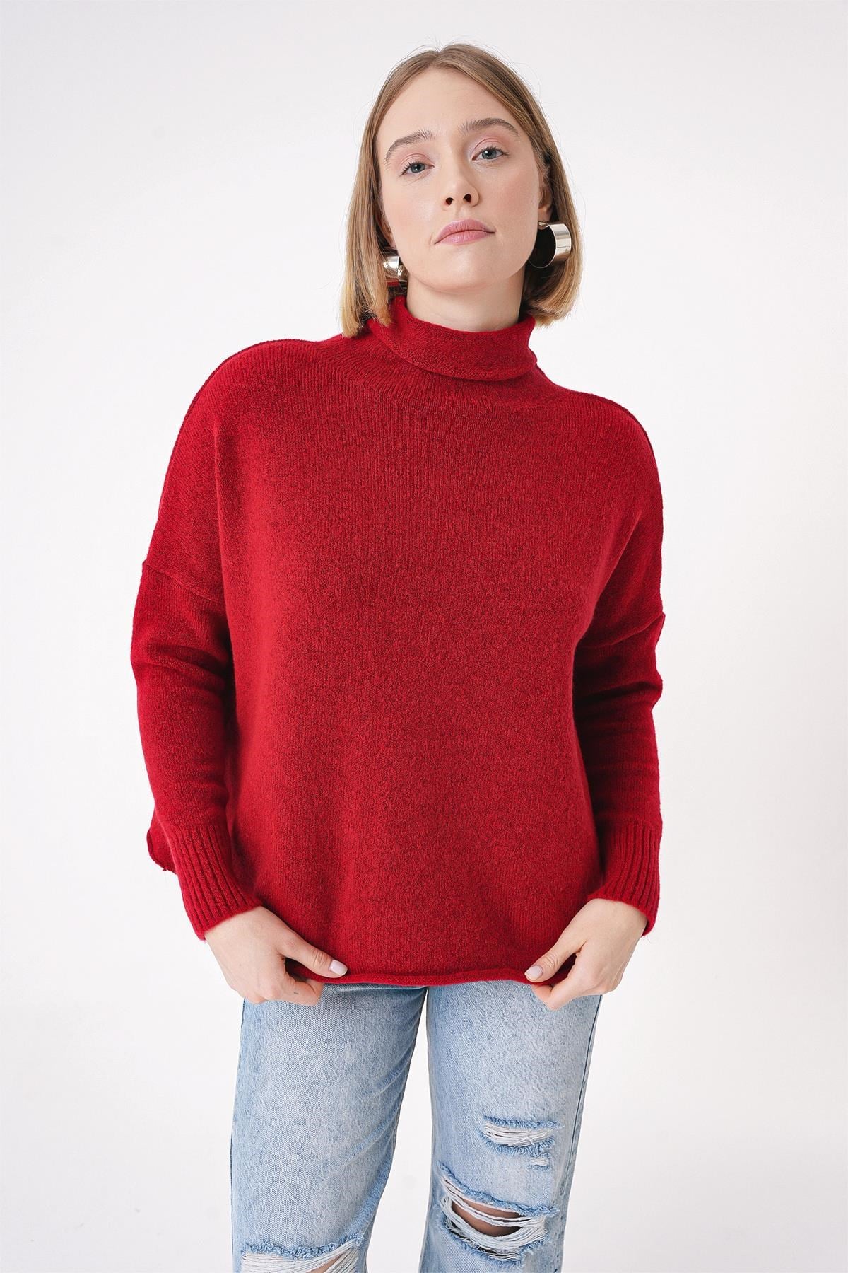 Chuba Kadın Yumuşak Dokulu Oversize Balıkçı Yaka Triko Kazak Kırmızı 25W3014
