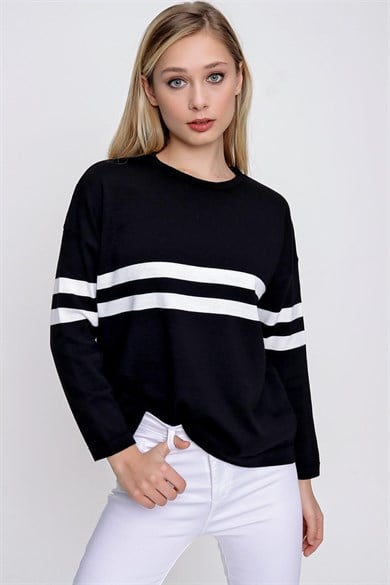 Chuba Kadın Çizgi Detaylı Oversize Triko Kazak Siyah-Ekru 22WK257