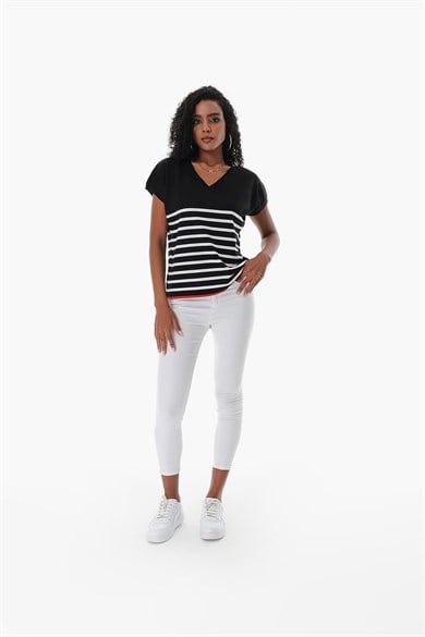 Chuba Kadın V Yaka Çizgili Geniş Kalıp Marin Kısa Kollu İnce Triko T-Shirt Siyah-Beyaz 23S1009