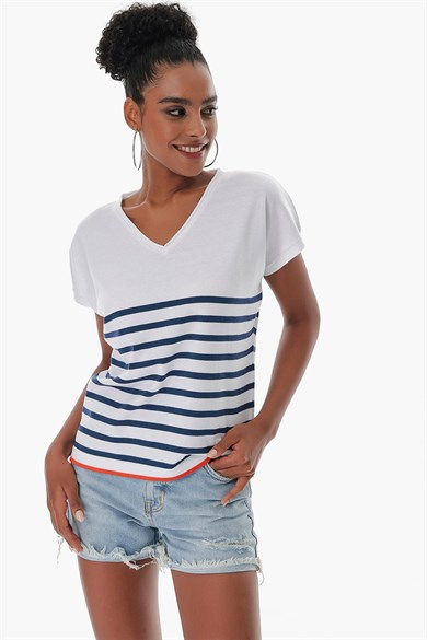 Chuba Kadın V Yaka Çizgili Geniş Kalıp Marin Kısa Kollu İnce Triko T-Shirt Beyaz-Navy 23S1009
