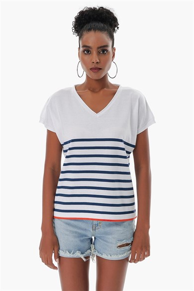Chuba Kadın V Yaka Çizgili Geniş Kalıp Marin Kısa Kollu İnce Triko T-Shirt Beyaz-Navy 23S1009