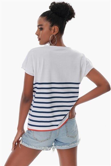 Chuba Kadın V Yaka Çizgili Geniş Kalıp Marin Kısa Kollu İnce Triko T-Shirt Beyaz-Navy 23S1009
