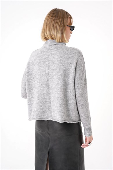Chuba Kadın Yumuşak Dokulu Oversize Balıkçı Yaka Triko Kazak Gri 25W3014