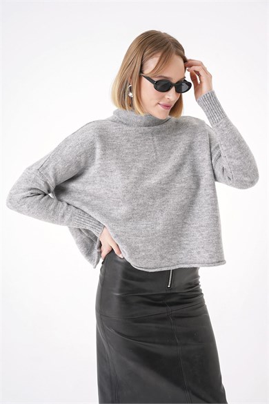 Chuba Kadın Yumuşak Dokulu Oversize Balıkçı Yaka Triko Kazak Gri 25W3014