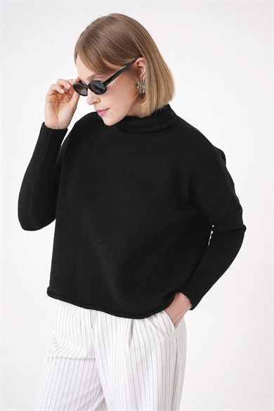 Chuba Kadın Yumuşak Dokulu Oversize Balıkçı Yaka Triko Kazak Siyah 25W3014