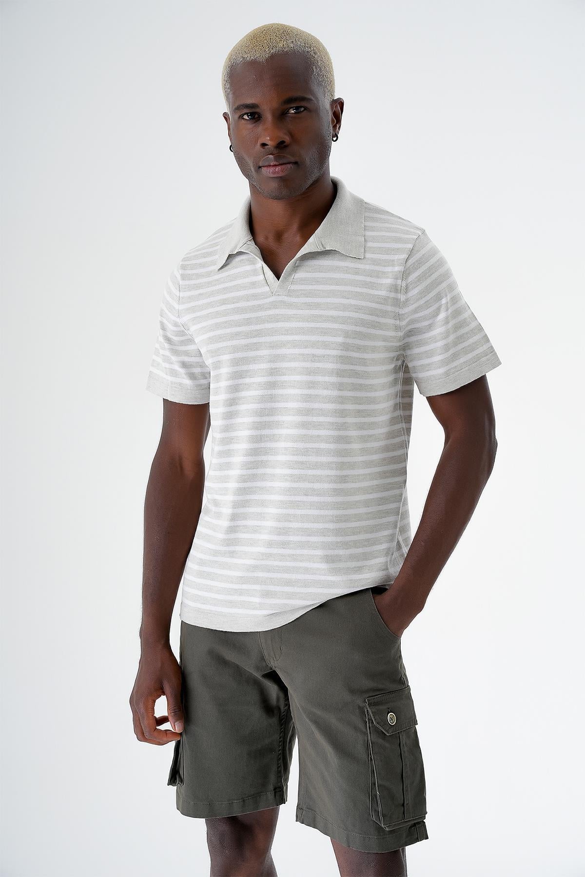 Chuba Erkek Polo Yaka Çizgili Regular Fit İnce Triko T-Shirt Gri-Beyaz 24S263