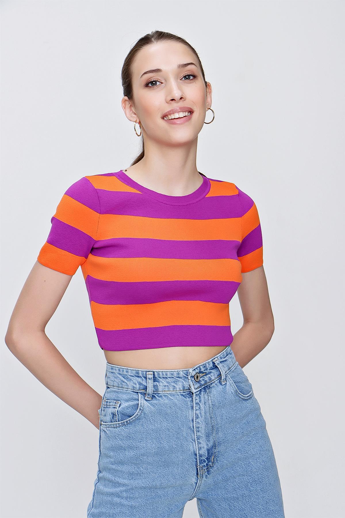 Chuba Kadın Blok Çizgili Kısa Kollu Triko Crop Top Mor-Turuncu 22SW366