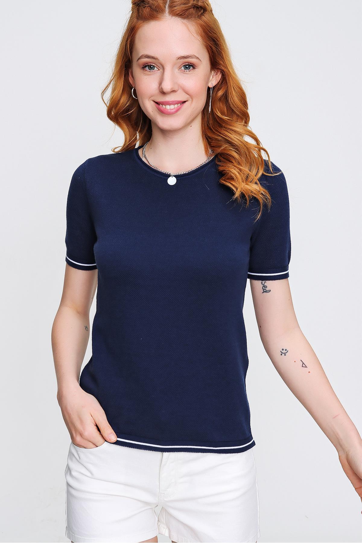 Chuba Kadın Roll-Neck Dokulu Casual Triko T-Shirt Navy 21S302