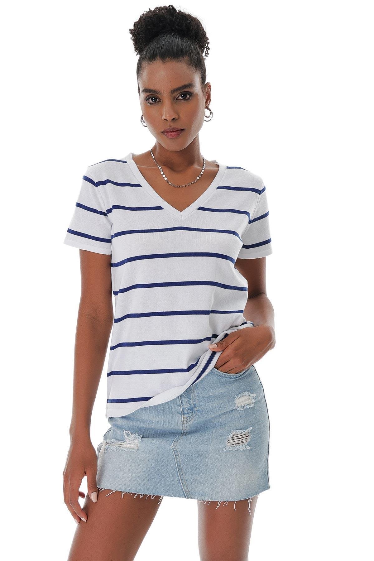 Chuba Kadın V Yaka İnce Çizgili Pamuklu Marin Triko T-Shirt Beyaz-Navy 23S1007