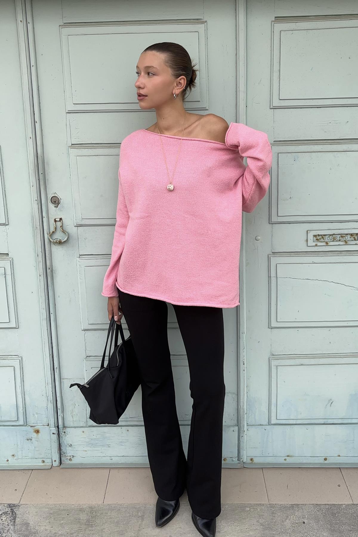 Chuba Kadın Yumuşak Dokulu Rahat Kalıp Kayık Yaka Triko Kazak Pembe 25W3015