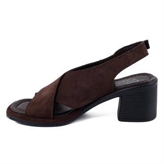 Beety 251 4916 26YS Kadın Günlük Sandalet Kahverengi Süet