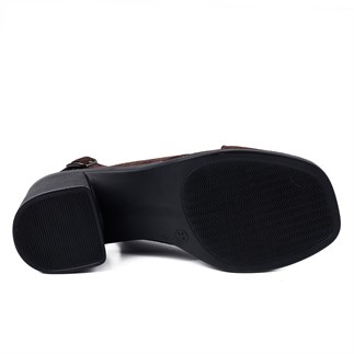 Beety 251 4916 26YS Kadın Günlük Sandalet Kahverengi Süet