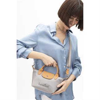 Женская сумочка Benetton Bnt 1360 светло-серого цвета