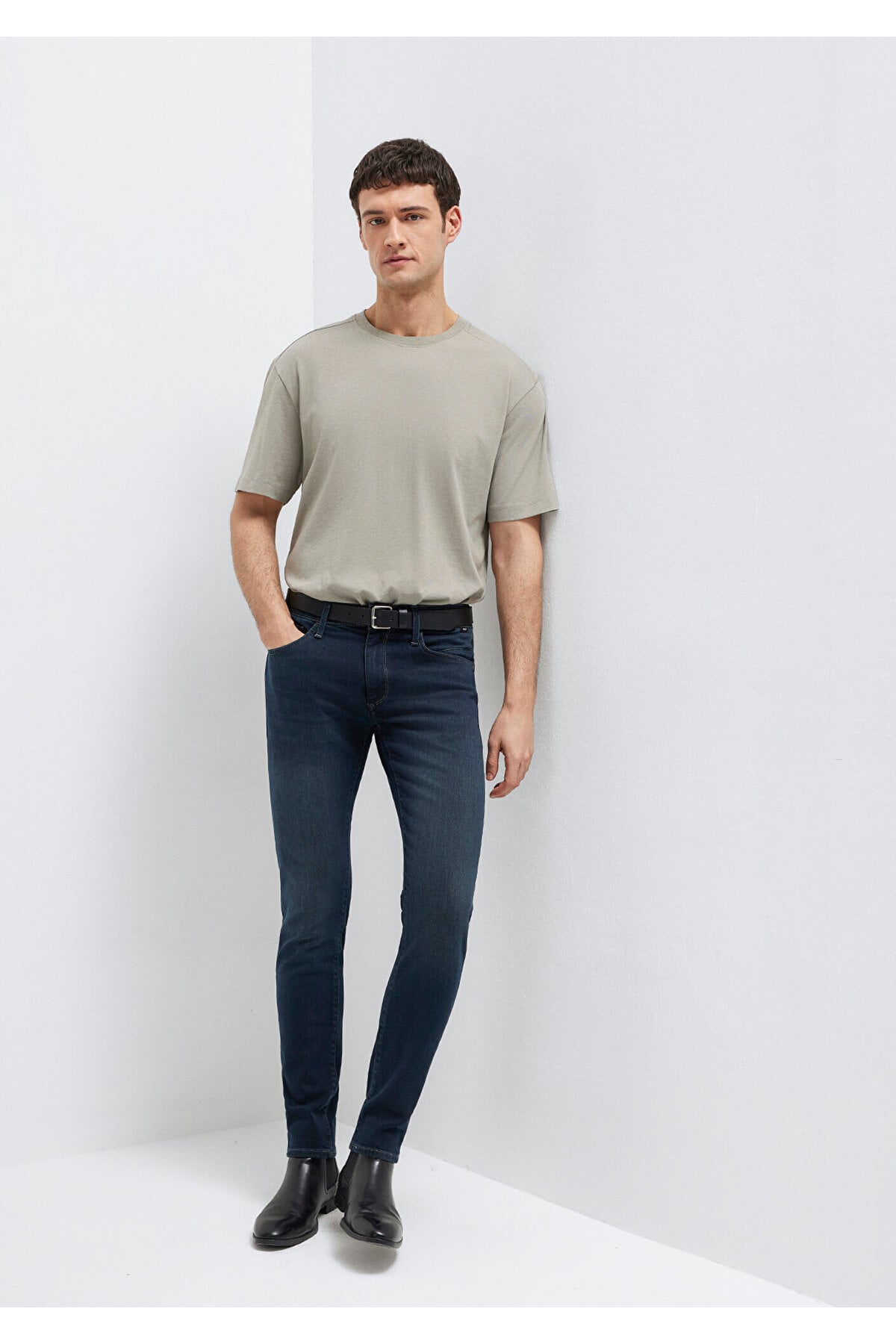 26y James Shaded Ink Mavi Jet Black Jean