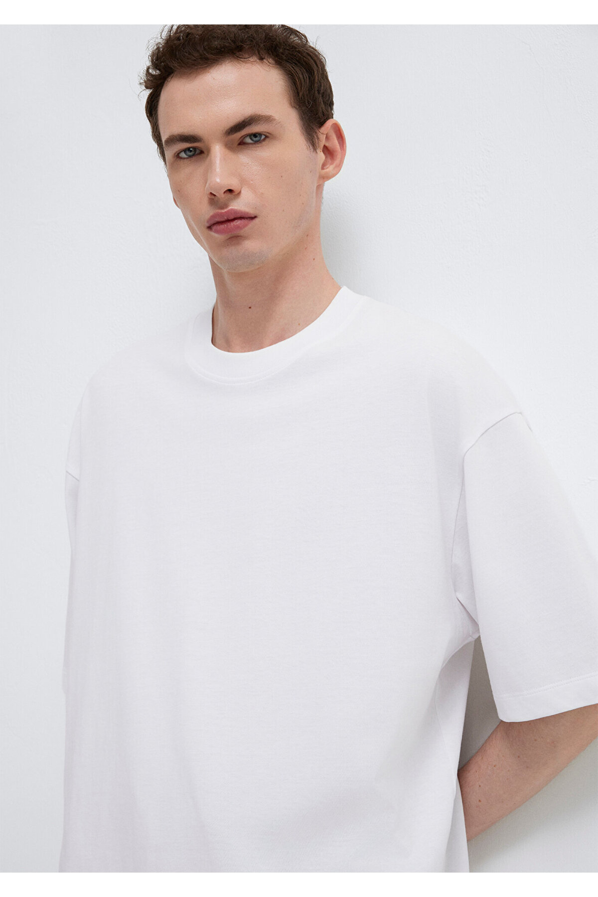Bisiklet Yaka Beyaz Basic Tişört Oversize / Geniş Kesim 0613113-620
