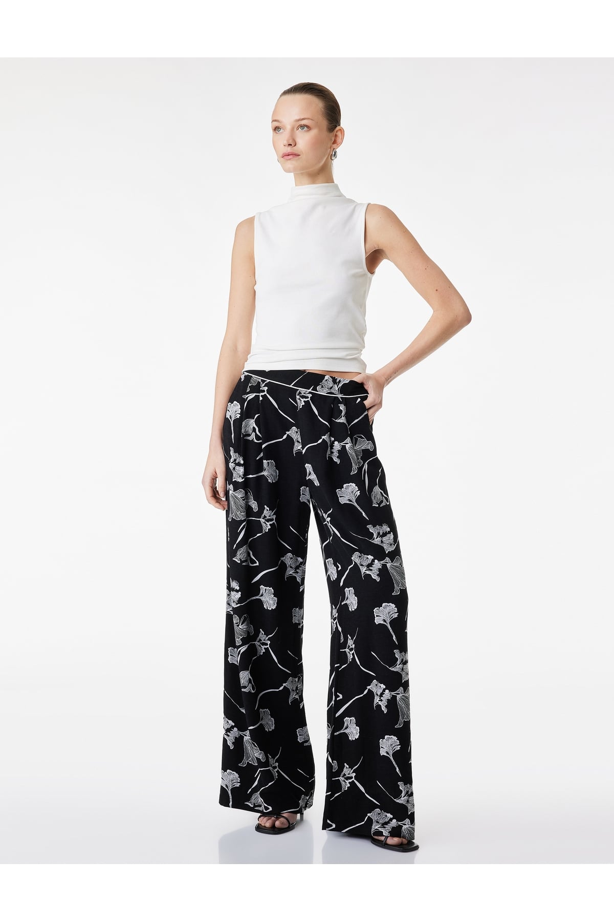 Çiçekli Siyah Kadın Pantolon 6SAK40144UW