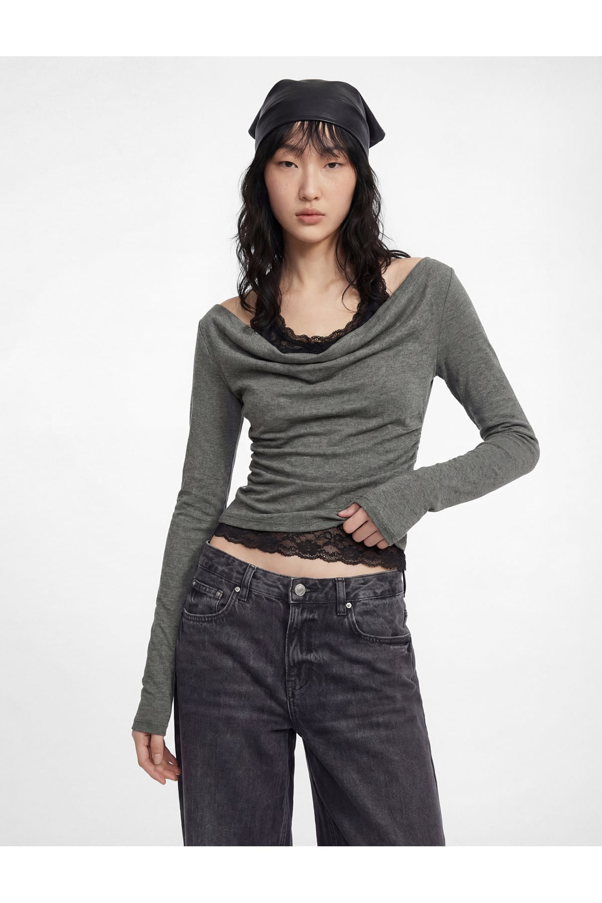 Halter Yaka Dantel Detaylı Slim Fit Uzun Kollu Tişört
